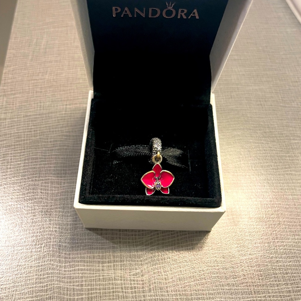 Pandora flower charm
